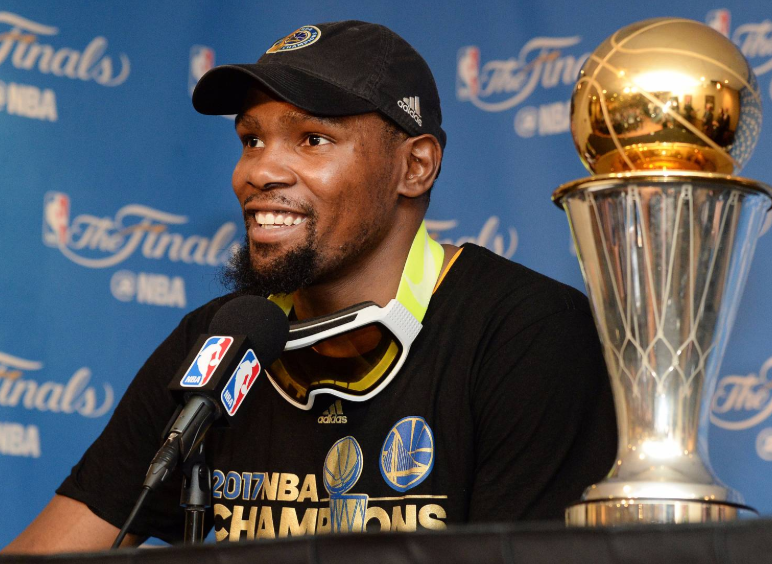 华体会网址转折点萨克拉门托国王完成体检，NBA常规赛赛后攻防权衡，质疑声仍在，阵容厚度经受考验的简单介绍